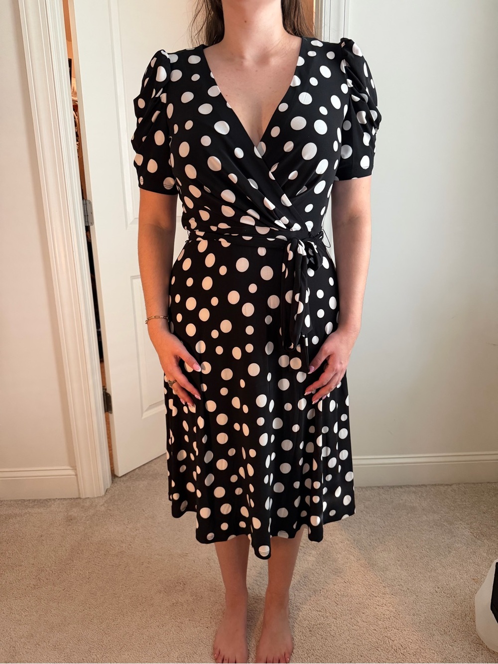 Tommy Hilfiger Black and White Polka Dot Midi Wrap Dress

PTP 17-21

Length 42”